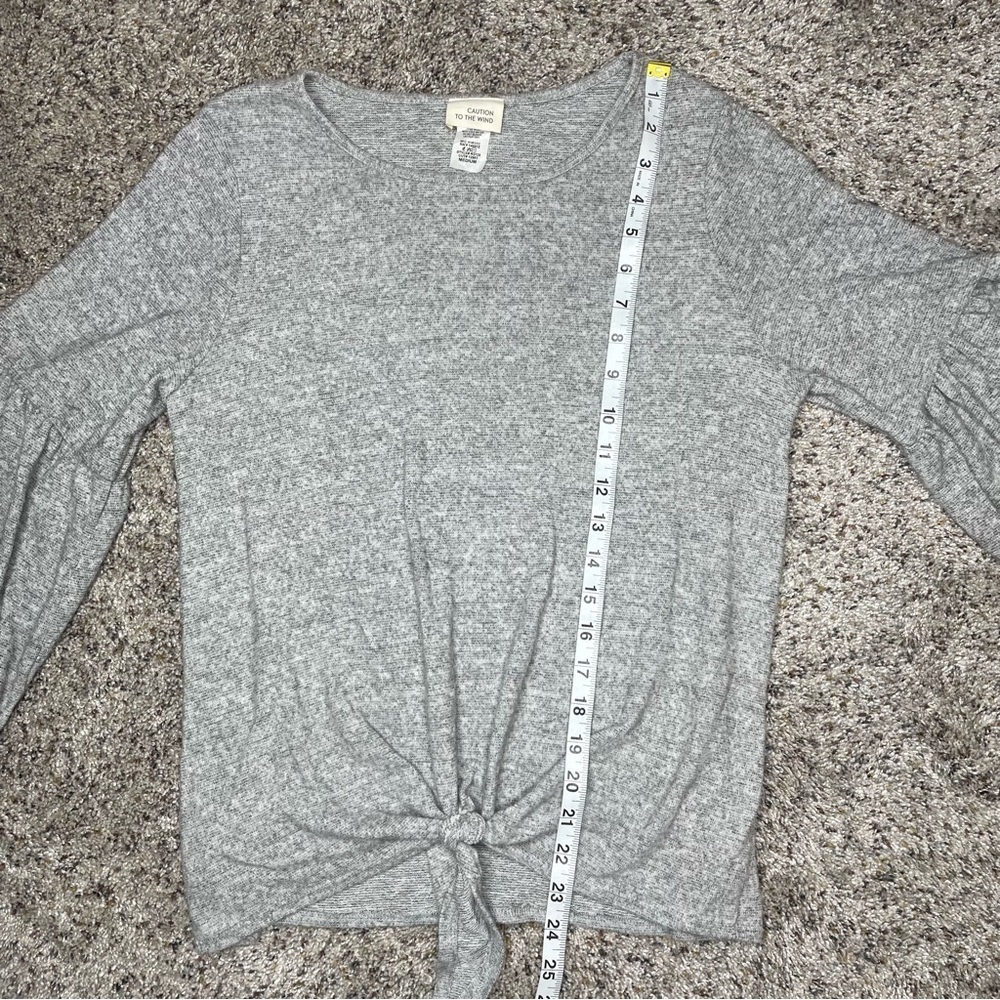 Caution To The Wind Grey Tie Knot Front Bell Sleeve Knit Top Blouse Medium - Picture 6 of 6